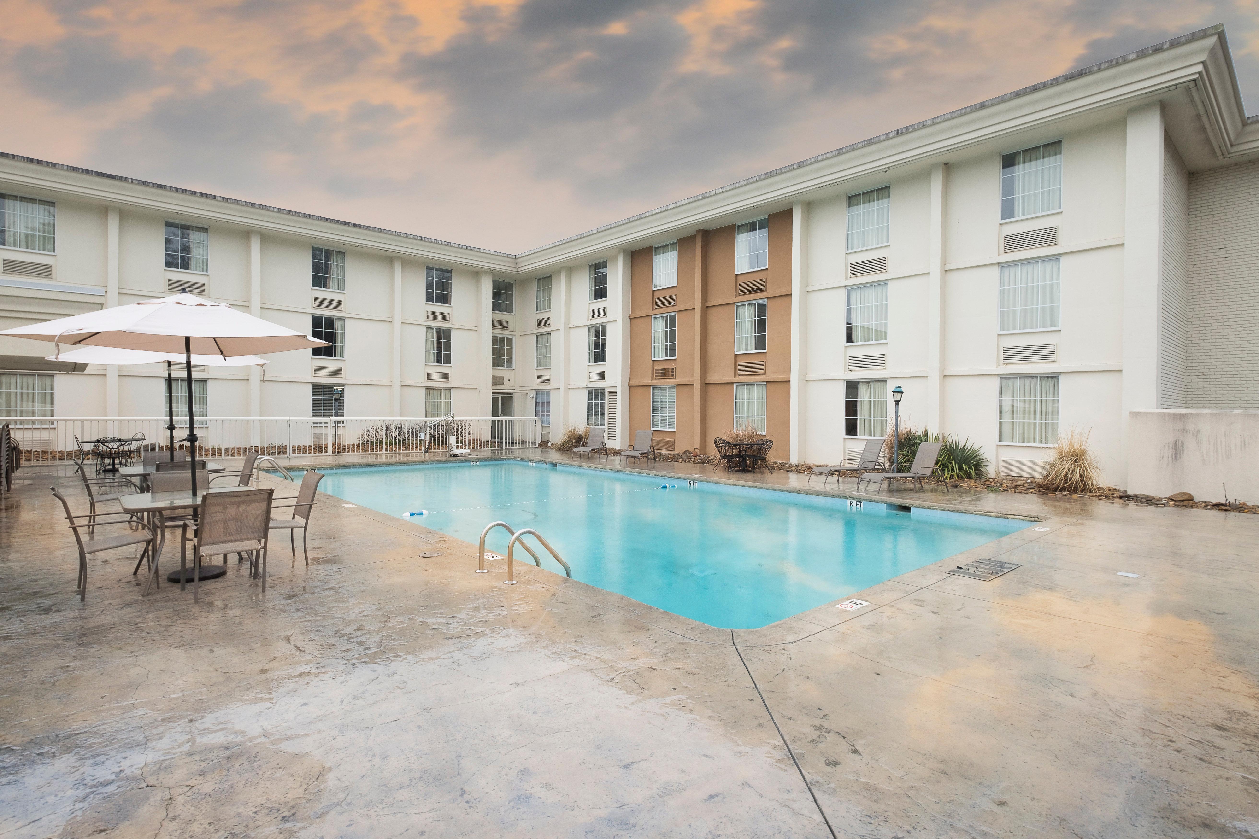 Red Roof Inn Knoxville Central - Papermill Road Екстериор снимка