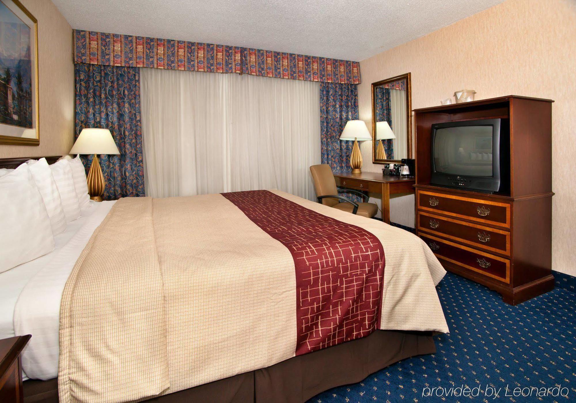 Red Roof Inn Knoxville Central - Papermill Road Екстериор снимка