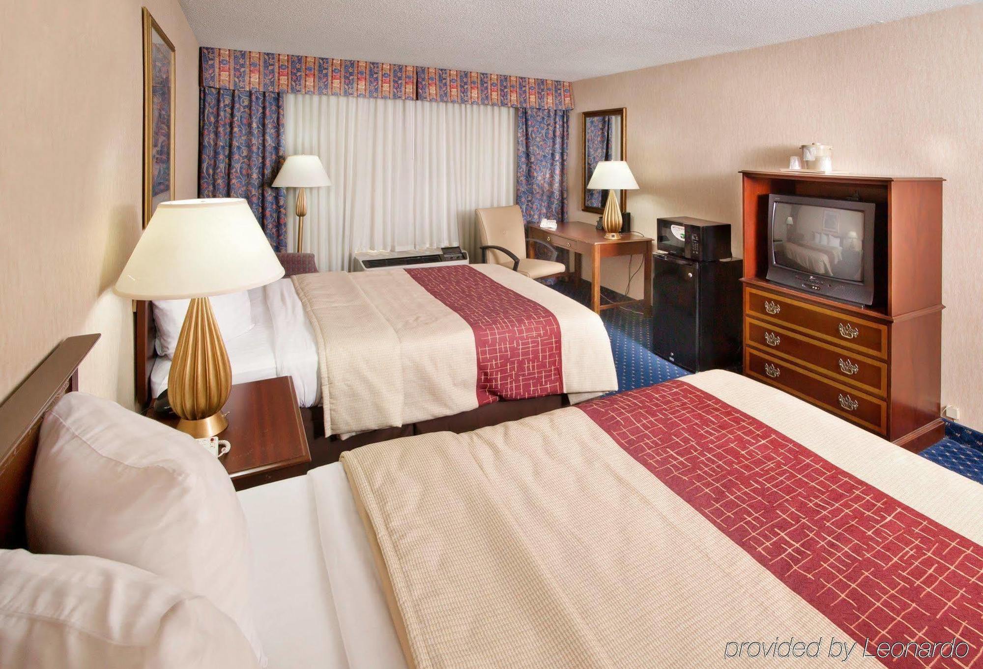 Red Roof Inn Knoxville Central - Papermill Road Екстериор снимка