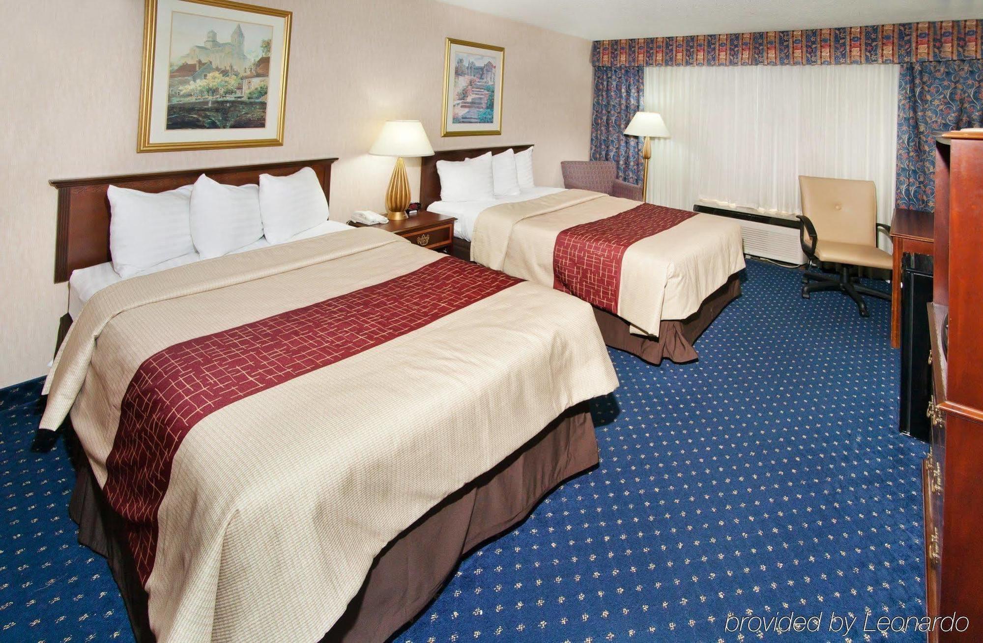 Red Roof Inn Knoxville Central - Papermill Road Екстериор снимка